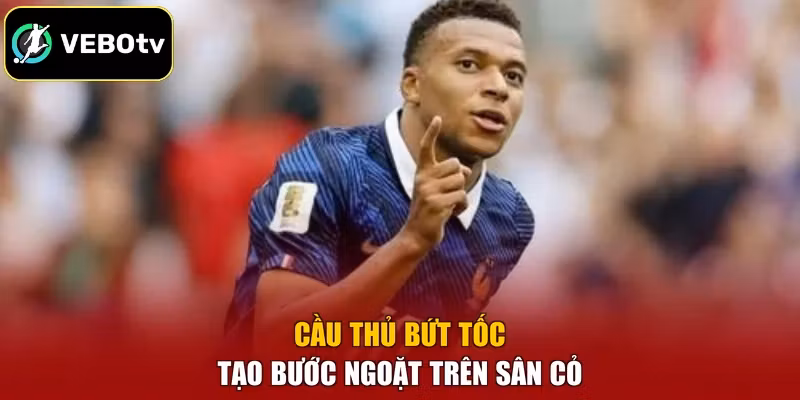 Cầu thủ bứt tốc tạo bước ngoặt trên sân cỏ